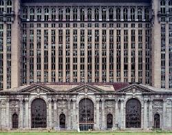 Yves Marchand and Romain Meffre: the Ruins of Detroit