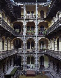 Yves Marchand and Romain Meffre : Gunkanjima